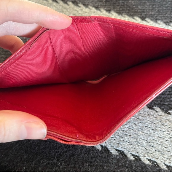 Chanel Red bifold wallet - Picture 8 of 9